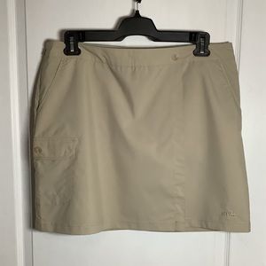 Avia skort with side cargo pocket